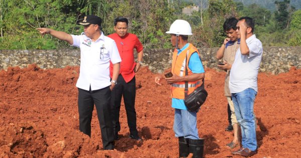 Bupati Luwu Timur Tinjau Mega Proyek Stadion Malili dan Islamic Center