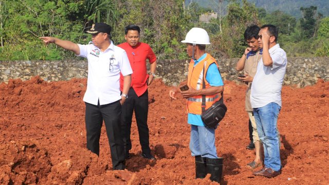 Peninjauan dua mega proyek Stadion Malili dan Islamic Center.