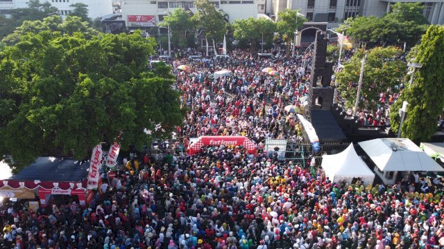 Jalan Sehat Pra Muktamar Muhammadiyah ke-48 yang dilepas langsung oleh Gubernur Jawa Tengah Ganjar Pranowo, Minggu (11/09/2022). Foto: istimewa