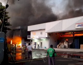 Gudang JNE di Depok Kebakaran, Diduga Korsleting Listrik