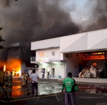 Gudang JNE di Depok Kebakaran, Diduga Korsleting Listrik