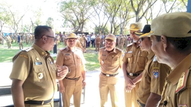 Pj Bupati Mubar, Bahri pada saat memberikan arahan kepada kepala OPD usai apel, Senin (12/09/2022). (FOTO: Rustam/Republiknews.Co.Id)