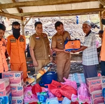 Kebakaran 3 Rumah di Jeneponto, Gubernur Andi Sudirman Instruksikan Penyaluran Bantuan