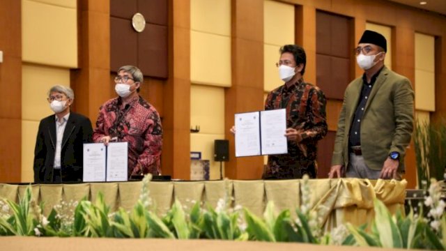 DJP libatkan pemeritahan pusat dan daerah melalui kolaborasi optimalisasi penerimaan pajak melalui penandatanganan perjanjian kerjasama. (Dok. DJP Sulselbatra)