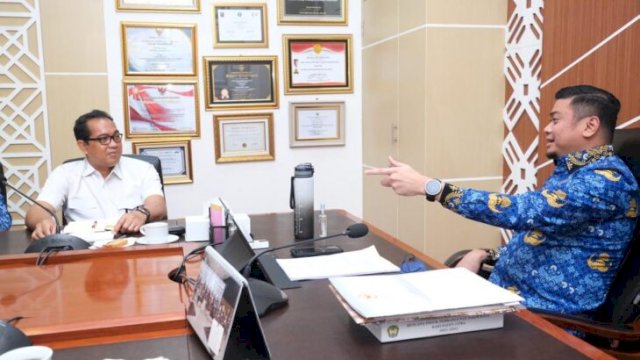 Bupati Gowa Adnan Purichta Ichsan saat Rapat Koordinasi menyikapi Isu Strategis Terkait Konservasi Lingkungan dan Strategi Pengelolaan DAS Je'neberang di Ruang Rapat Bupati Gowa, Selasa (20/09/2022). (Dok. Humas Pemkab Gowa)