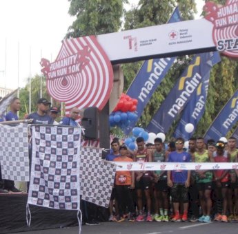 Banjir Dorprize, Ribuan Peserta Antusias Ikuti Humanity Fun Run PMI Makassar