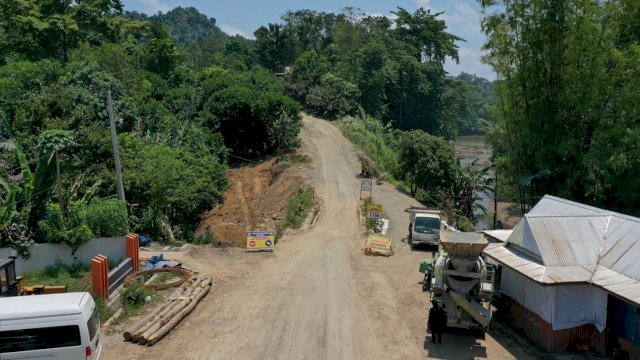 Kondisi Ruas Jalan Paleteang - Malaga - Kabere Kabupaten Erekang. (Istimewa)