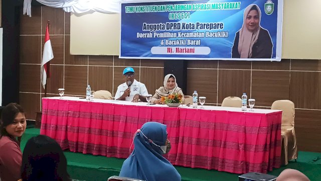 Legislator Partai Perindo Kota Parepare, Hj Hariani melakukan temu Konstituen bagi warga Bacukiki dan Bacukiki Barat (Foto: Mulyadi Ma'ruf/republiknews.co.id)