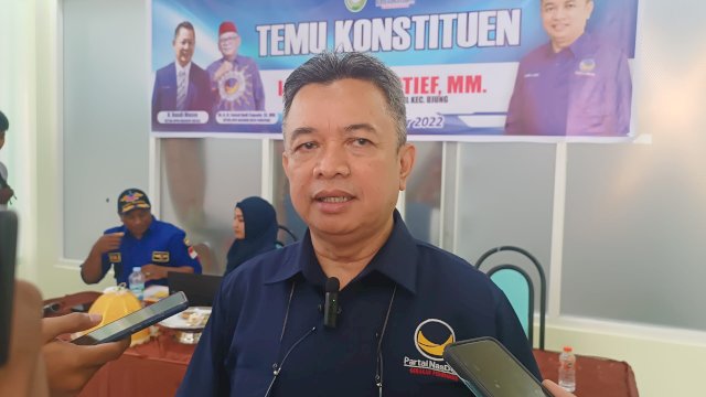 Ket : Ketua Fraksi NasDem DPRD Parepare, Yasser Latief saat melakukan temu konstituen atau penjaringan aspirasi warga Kecamatan Ujung, Kota Parepare. (Foto : Mulyadi Ma'ruf / Republiknews.co.id) 