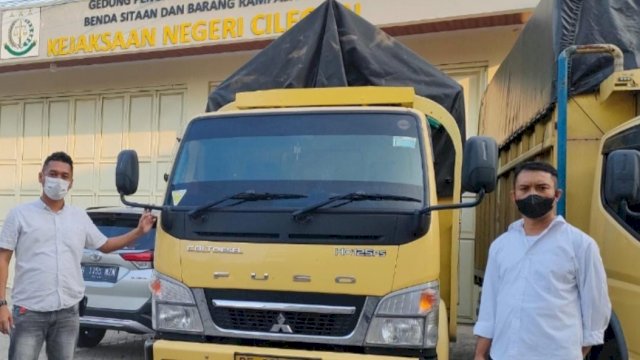 Truk modifikasi bermuatan solar bersubsidi yang diserahkan ke Kejati Banten. (Foto: Istimewa)