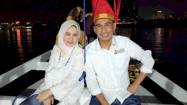 Ketua DPRD Kota Makassar, Rudianto Lallo saat menghadiri pembukaan Makassar Internasional F8 2022 di Anjungan Pantai Losari, Makassar, Rabu (7/9/2022) malam. (Foto: Istimewa)