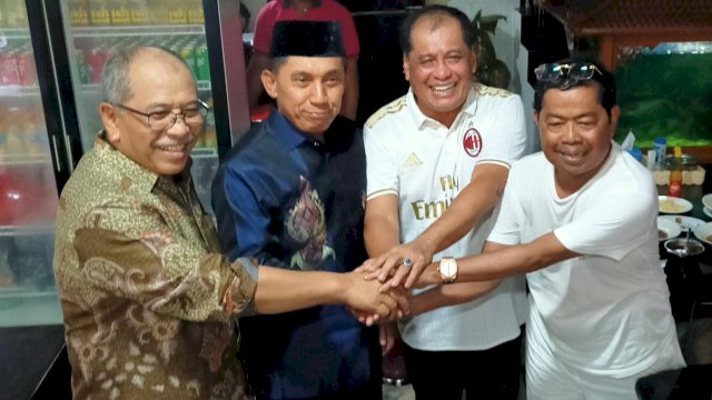 Ilham Arief Sirajuddin, Mayjen Andi Muhammad, Nurdin Halid dan Idrus Marham (dari kiri ke kanan) berfoto bersama usai menggelar silaturahmi, Sabtu (10/9/2022). (Foto: Istimewa)