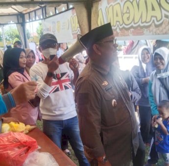 Bazar Pangan Murah Pemkab Soppeng Diserbu Pengunjung