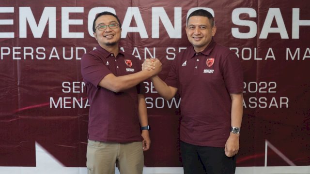 Direktur Utama PSM Makassar yang baru, Sadikin Aksa (kiri) berfoto bersama Munafri Arifuddin usai RUPS PT PSM belum lama ini. (Foto: Istimewa)