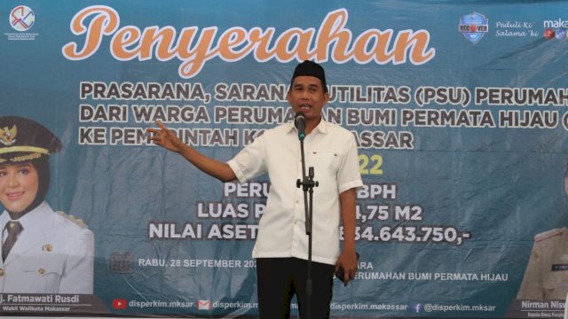 Ketua DPRD Makassar, Rudianto Lallo saat menghadiri penyerahan PSU dari warga Kompleks BPH ke Pemkot Makassar, Rabu (28/9/2022). (Foto: Istimewa)