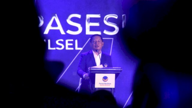 Ketua DPW NasDem Sulsel, Rusdi Masse saat memberikan sambutan dalam konsolidasi kader NasDem se Sulsel di Hotel Claro, Makassar, Minggu (25/9/2022) malam. (Foto: Istimewa)