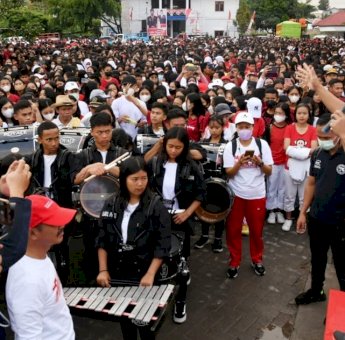 Gubernur Andi Sudirman Bersama Ribuan Warga dan Pelajar Tator Jalan Pagi Sulsel Anti Mager
