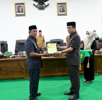 Bupati Soppeng Serahkan Draf Ranperda APBD Perubahan 2022 ke DPRD