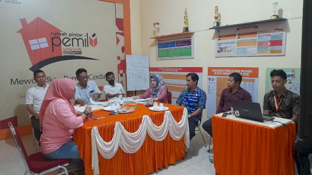 Ket : Komisi Pemilihan Umum (KPU) Kota Parepare saat melaksanakan Rapat Pleno Rekapitulasi Daftar Pemilih Berkelanjutan Periode Bulan September Tahun 2022 (Istimewa)