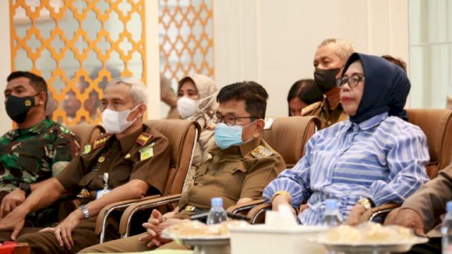 Walikota Palopo, HM. Judas Amir MH bersama unsur Forkopimda mengikuti Focus Group Discussion (FGD) secara virtual dalam rangka pengendalian inflasi daerah, Senin (05/09/2022)