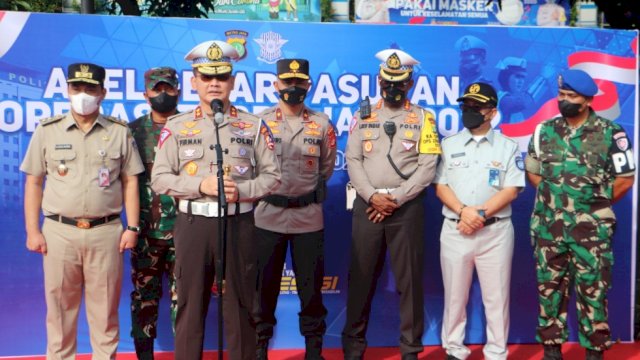 Ket : Kakorlantas Polri Irjen pol Firman Santyabudi didampingi Wakapolda Metro Jaya, Wakil Gubernur DKI Jakarta, Kasdam Jaya, Kasgartap I / jakarta, Danpom TNI AL dan AD, Dirut PT. Jasa Raharja, Dirut PT. Jasa Marga, PJU, Polda Metro Jaya Berikan Keterangan Pers Terkait Operasi Zebra Jaya 2022 (Foto: Istimewa)