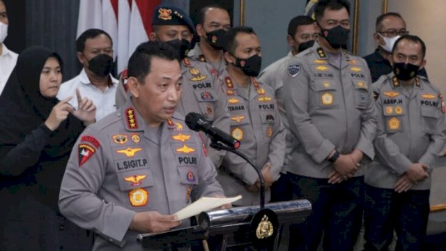 Kapolri Jenderal Pol Listyo Sigit Saat Press Confrence Penetapan 6 Tersangka Tragedi Kanjuruhan, Kamis (06/10/2022). (Ist)