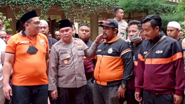Kapolda Metro Jaya Irjen Pol Fadil Imran, usai Salat Gaib untuk korban Kanjuruhan bersama Jak Mania, Jumat (07/10/2022) (Foto: Wahyu Widodo/Republiknews.co.id)