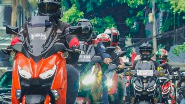 Walau Gunakan Roda Dua, Perhatikan Cara Berkendara Agar Tetap Irit BBM. (Foto: sunmorijkt_)