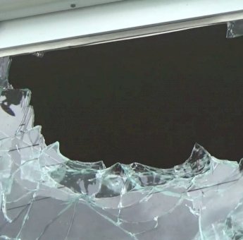 UGD Puskesmas Bontomarannu Gowa Diserang Sekelompok Remaja Menggunakan Busur dan Batu