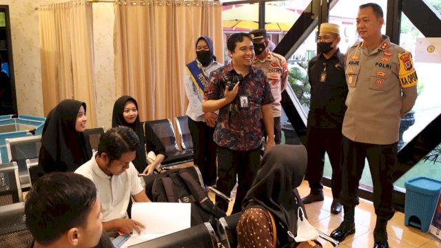 Ombudsman RI Perwakilan Sulsel melakukan peninjauan ke ruangan pelayanan SKCK di Polres Soppeng, Selasa (11/10/2022). (Istimewa)