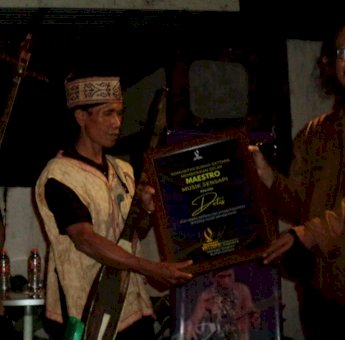 Cerita Maestro Delis, Alat Sensapi Asal Dayak Deah Kini Mulai Diminati Kawula Muda