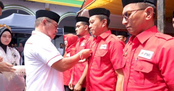 Lantik PMI Bajeng Barat, Wabup Gowa Ajak Pengurus Majukan Organisasi