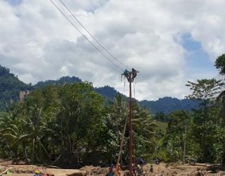 PLN Gerak Cepat Pulihkan Pasokan Listrik Pasca Bencana Alam di Mamuju dan Toraja Utara