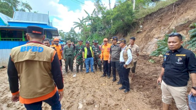 Gubernur Andi Sudirman Turunkan Tim BPBD dan Dinsos Sulsel Bantu Pencarian Korban Longsor di Jeneponto