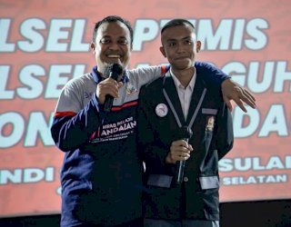 Momentum 353 Tahun Sulsel, Gubernur Andi Sudirman Serahkan Berbagai Bantuan