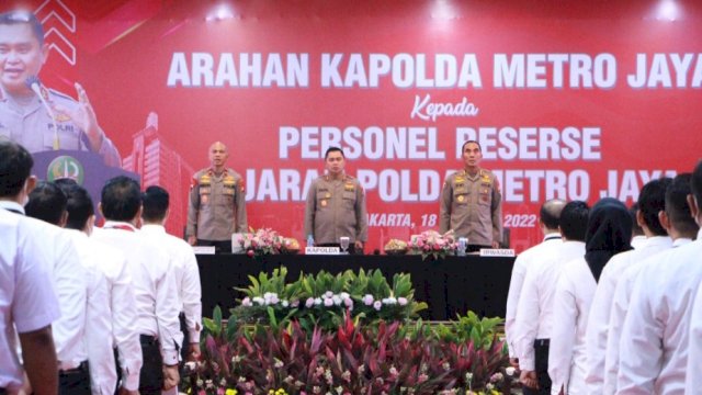 Kapolda Metro Jaya Irjen Pol Fadil Imran, memberikan pengarahan personel kepada Reserse, Selasa (18/10/2022). (Istimewa)