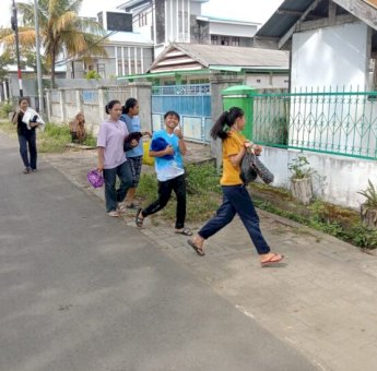 Hari Pertama di Sinjai, Kontingen Porprov Toraja Utara Mandi di Masjid