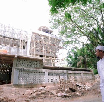 Setelah 27 Tahun, Di era Gubernur Andi Sudirman Bangun Kembali Masjid Nurul Amir