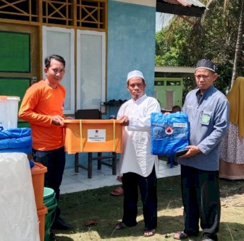 Asrama Ponpes Darul Arqam di Lutra Terbakar, Gubernur Andi Sudirman Kirim Bantuan