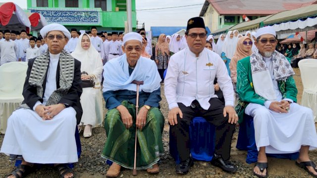 Sejumlah Ulama dan Pejabat Pemerintah HSU di Kalsel, merayakan hari Santri di PP RAKHA. (Istimewa)