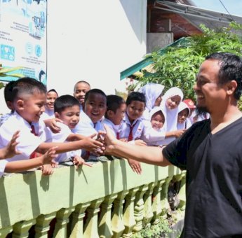 Girangnya Siswa SD Negeri 163 Ara Bulukumba Didatangi Gubernur Andi Sudirman