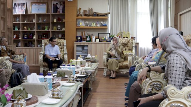Tim USAID ERAT menemui Bupati Luwu Utara Indah Putri Indriani di ruang kerjanya. Senin (24/10/2022)