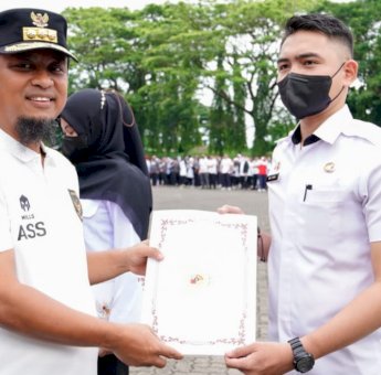 Serahkan 136 SK PNS dan CPNS Lulusan IPDN, Andi Sudirman: Jaga Integritas