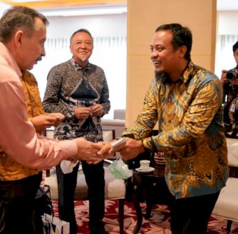 Gubernur Andi Sudirman Terima Dua Investor Luar Negeri, Bahas Energi Terbarukan