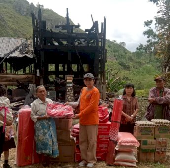 Gubernur Sulsel Bantu Logistik Korban Terdampak Kebakaran Rumah Tongkonan di Toraja