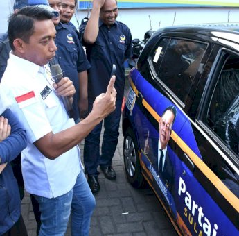 Senyum Bahagia Warga Makassar Dapat Hadiah Mobil dan Rumah dari NasDem Sulsel