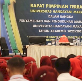 Ketua DPRD Makassar Motivasi Mahasiswa Baru Universitas Handayani