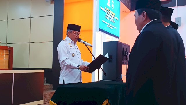 Ket : Wali Kota Parepare, Taufan Pawe melantik pimpinan Baznas Kota Parepare Periode 2022-2027 (Foto : Mulyadi Ma'ruf / REPUBLIKNEWS.CO.ID)