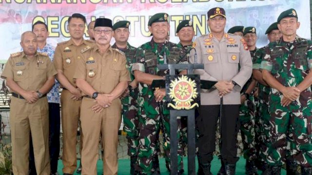 Wakil Bupati Gowa, Abd Rauf Malaganni di sela-sela kegiatan Kolaborasi Penanganan Cegah Stunting di GOR Kikav 14/JJ Divif 3 Kostrad, Bontomarannu, Selasa (4/10/2022). (Foto: Humas Pemkab Gowa)