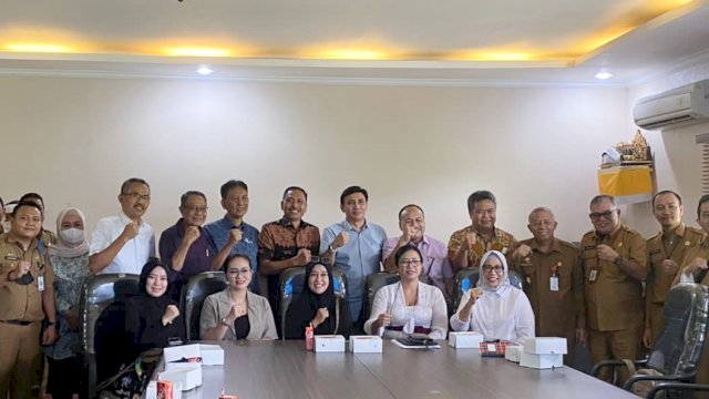 Rombongan Bapemperda DPRD Sulsel saat melakukan konsultasi terkait Ranperda Literasi Aksara Lontara ke Kantor Biro Hukum Setda Provinsi Bali, Senin (10/10/2022). (Foto: Istimewa)